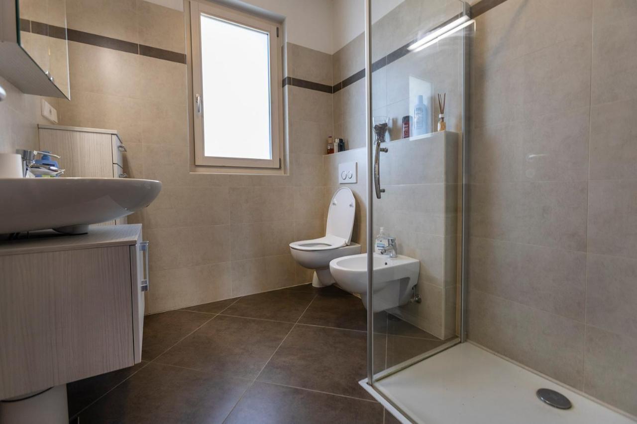 ברנצונה סול גארדה Villa Luthien מראה חיצוני תמונה